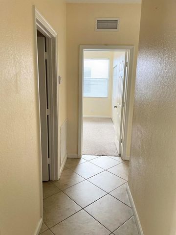 870 Gazetta Way, West Palm Beach, FL 33413