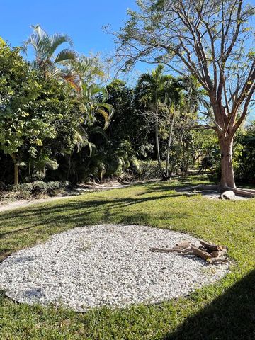 870 Gazetta Way, West Palm Beach, FL 33413