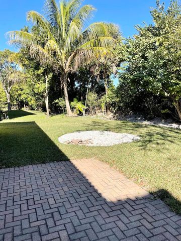 870 Gazetta Way, West Palm Beach, FL 33413