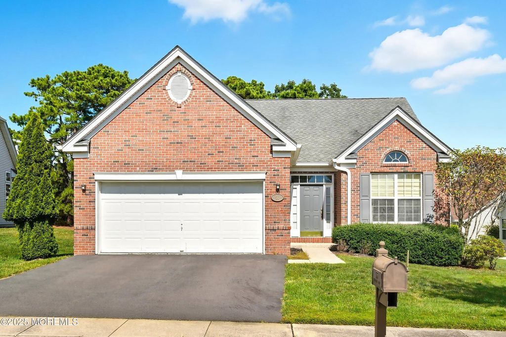 56 Mulberry Drive, Manahawkin, NJ 08050