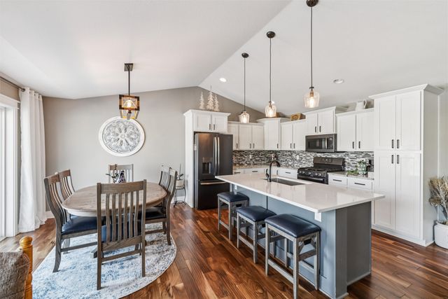 805 SE 14th Street, Grimes, IA 50111