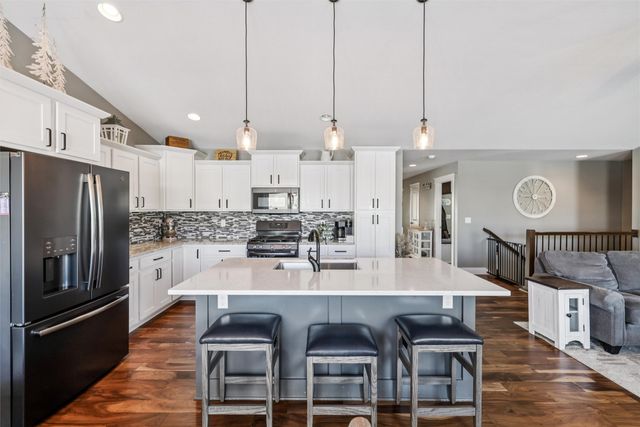 805 SE 14th Street, Grimes, IA 50111