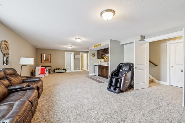 805 SE 14th Street, Grimes, IA 50111