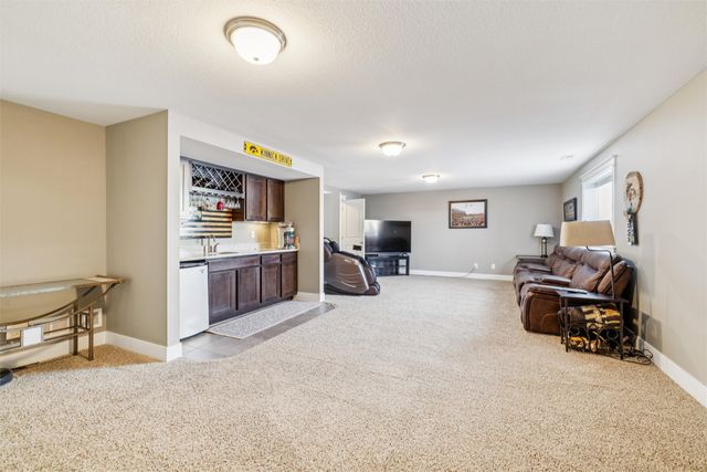 805 SE 14th Street, Grimes, IA 50111