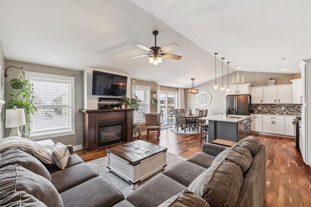 805 SE 14th Street, Grimes, IA 50111