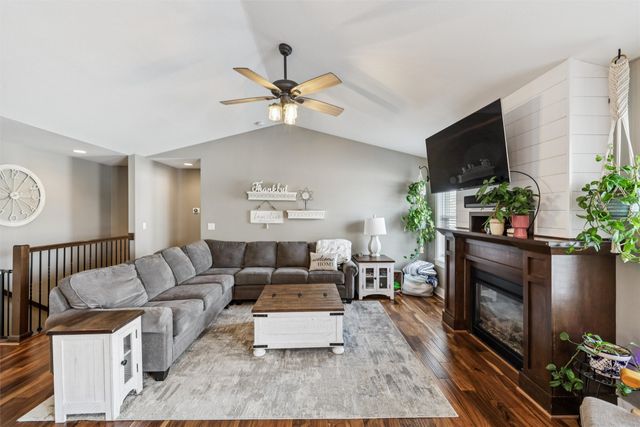 805 SE 14th Street, Grimes, IA 50111