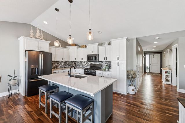 805 SE 14th Street, Grimes, IA 50111