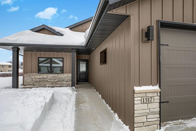 1317 Iris Lane, Saint Joseph, MN 56374