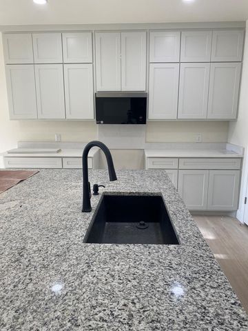 207 NE 5th St, Andrews, TX 79714