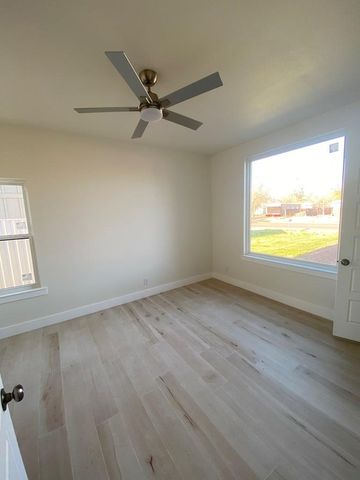 207 NE 5th St, Andrews, TX 79714