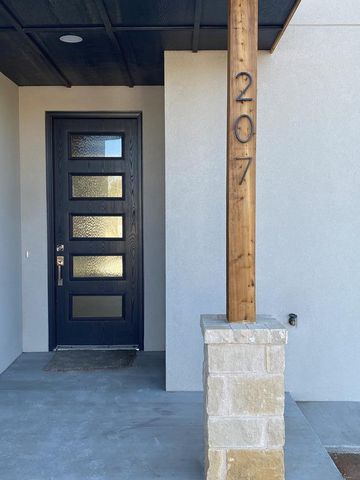 207 NE 5th St, Andrews, TX 79714