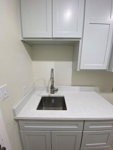 207 NE 5th St, Andrews, TX 79714