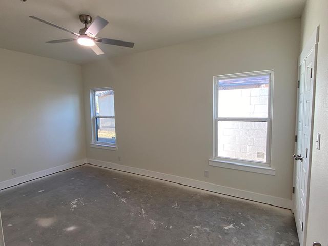 207 NE 5th St, Andrews, TX 79714