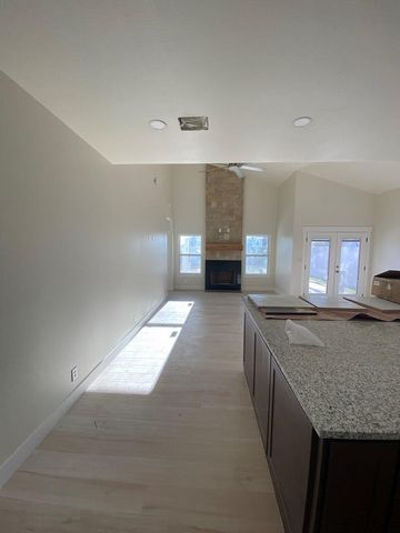 207 NE 5th St, Andrews, TX 79714