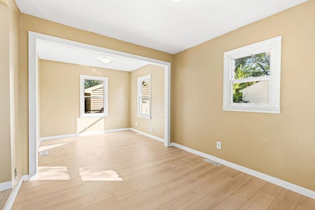 8207 3rd Avenue S, Bloomington, MN 55420