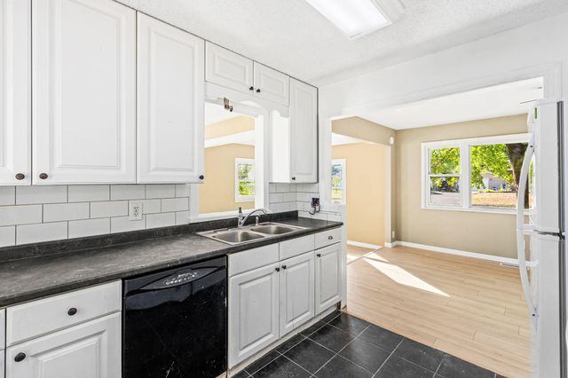8207 3rd Avenue S, Bloomington, MN 55420