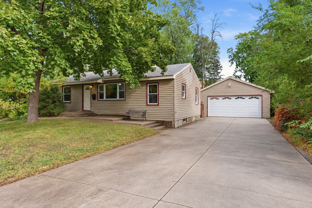 8207 3rd Avenue S, Bloomington, MN 55420