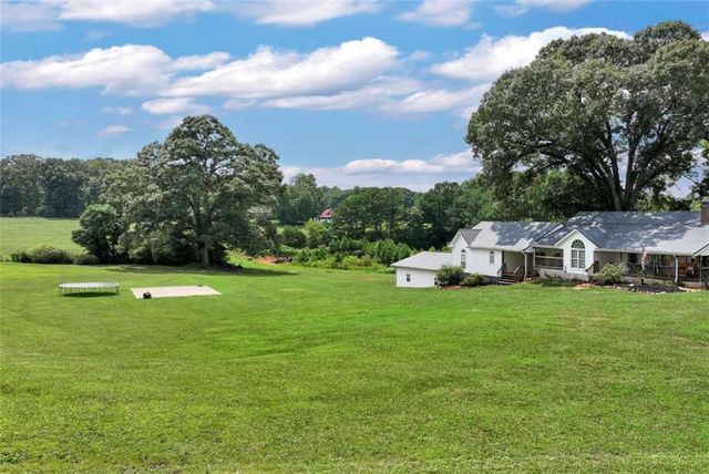 6009 Holly Springs Road, Pendergrass, GA 30567