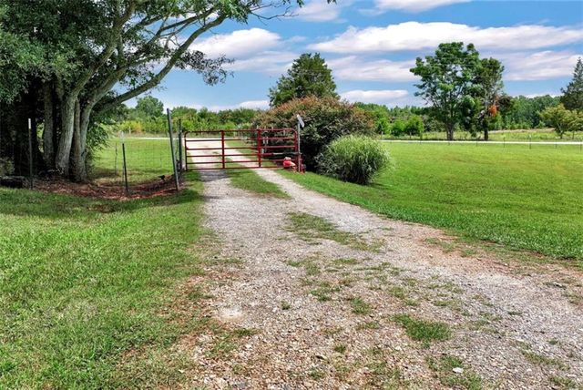 6009 Holly Springs Road, Pendergrass, GA 30567
