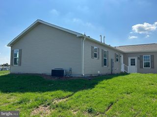 464 EASTWOOD LANE, Lancaster, PA 17601