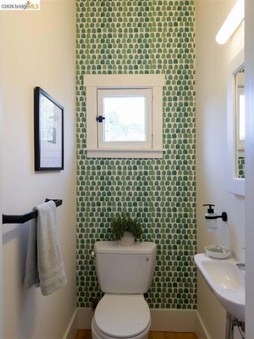 2259 Derby St, Berkeley, CA 94705