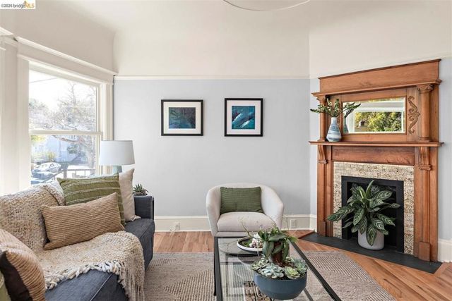 2259 Derby St, Berkeley, CA 94705