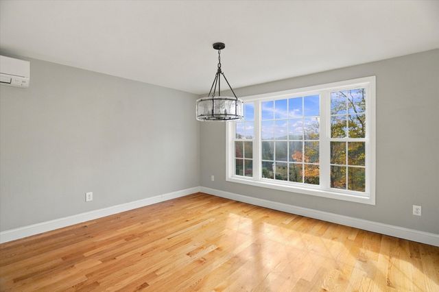 588 Main St, West Newbury, MA 01985