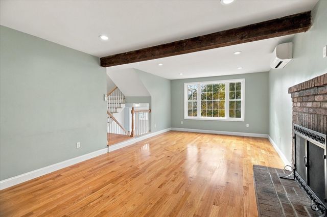 588 Main St, West Newbury, MA 01985