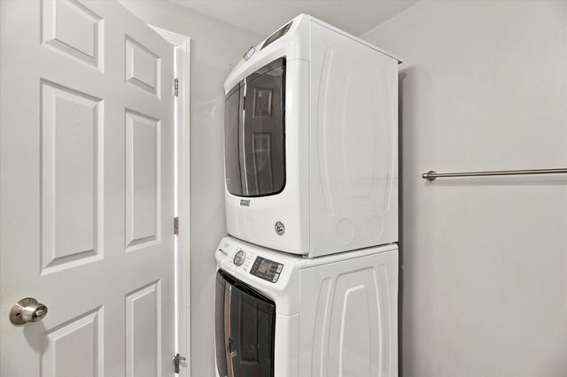 588 Main St, West Newbury, MA 01985