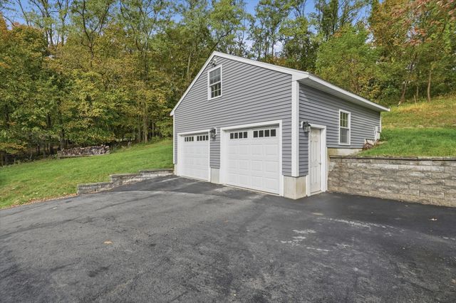 588 Main St, West Newbury, MA 01985