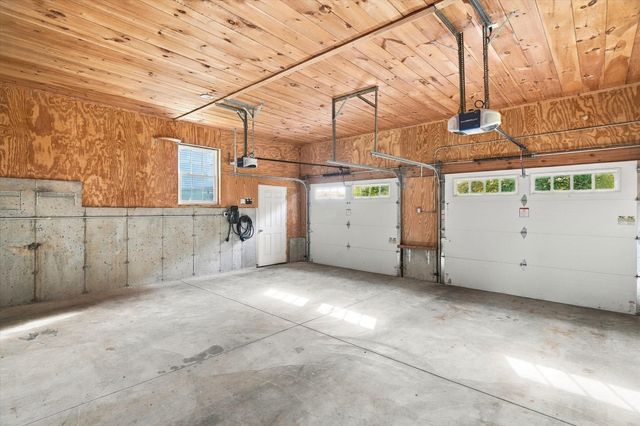 588 Main St, West Newbury, MA 01985