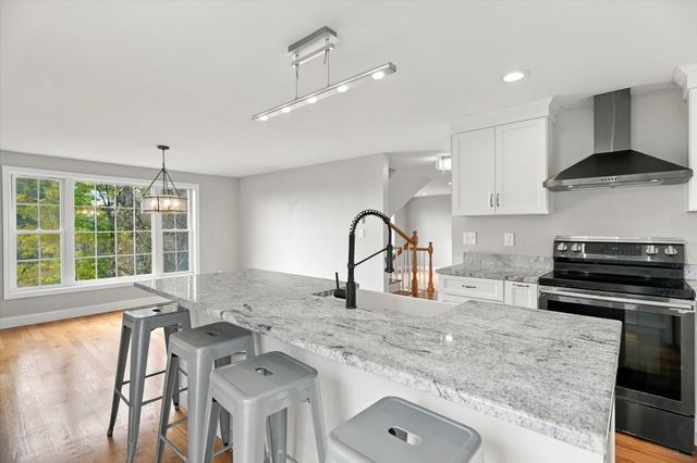 588 Main St, West Newbury, MA 01985