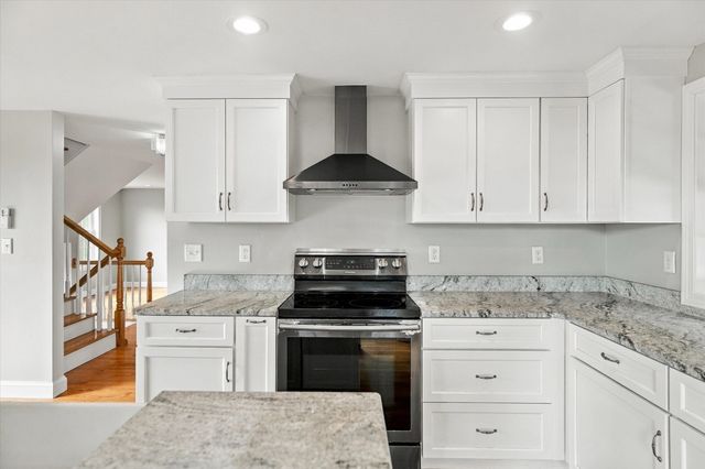 588 Main St, West Newbury, MA 01985
