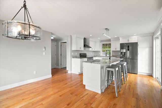 588 Main St, West Newbury, MA 01985