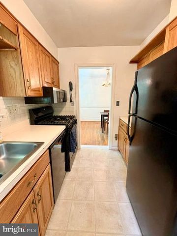 811 FOREST GLEN RD, Silver Spring, MD 20901