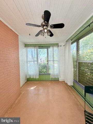 811 FOREST GLEN RD, Silver Spring, MD 20901