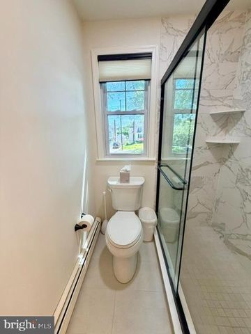 811 FOREST GLEN RD, Silver Spring, MD 20901