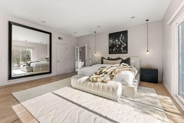 3866 Alta Mesa Drive, Studio City, CA 91604