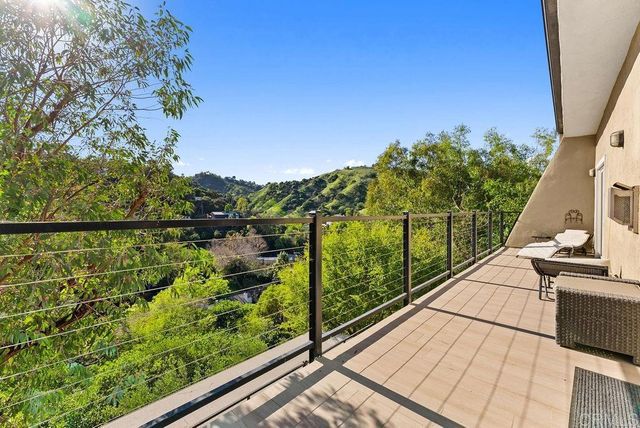 3866 Alta Mesa Drive, Studio City, CA 91604
