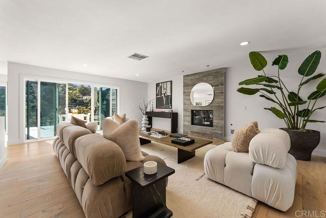3866 Alta Mesa Drive, Studio City, CA 91604