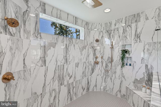 9205 FRANKS POINT LN, Lorton, VA 22079
