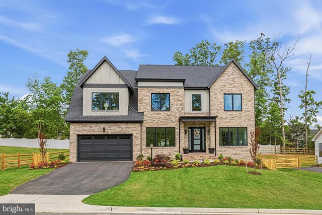 9205 FRANKS POINT LN, Lorton, VA 22079