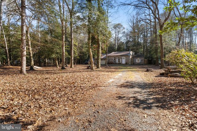 13640 COLLINS POND RD E, Georgetown, DE 19947