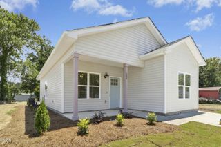 208 N Sellers Street, Selma, NC 27576