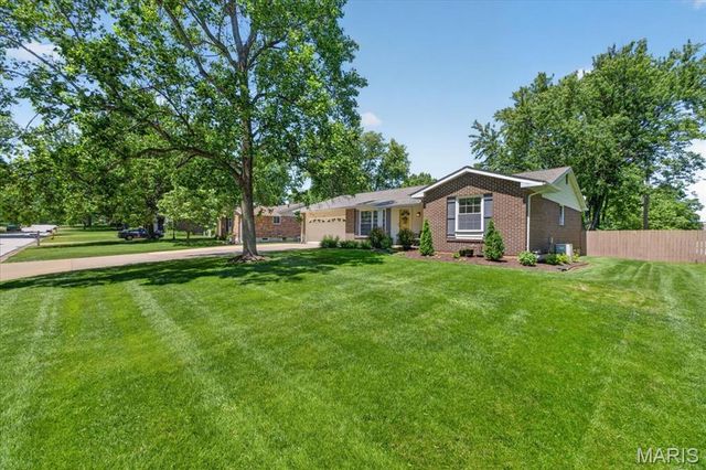 1339 Virginia Drive, Ellisville, MO 63011