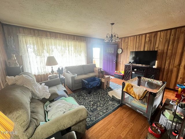 2461 Bradley Street, Bristol, VA 24201