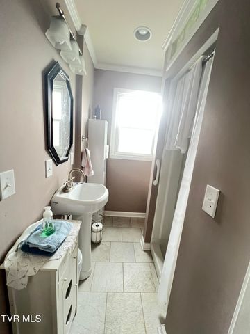 2461 Bradley Street, Bristol, VA 24201