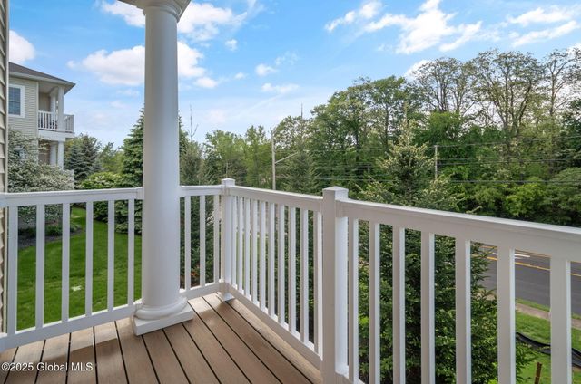 601 Vly Pointe Drive, Niskayuna, NY 12309