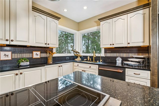 502 Westview Drive, Brighton Twp, PA 15009