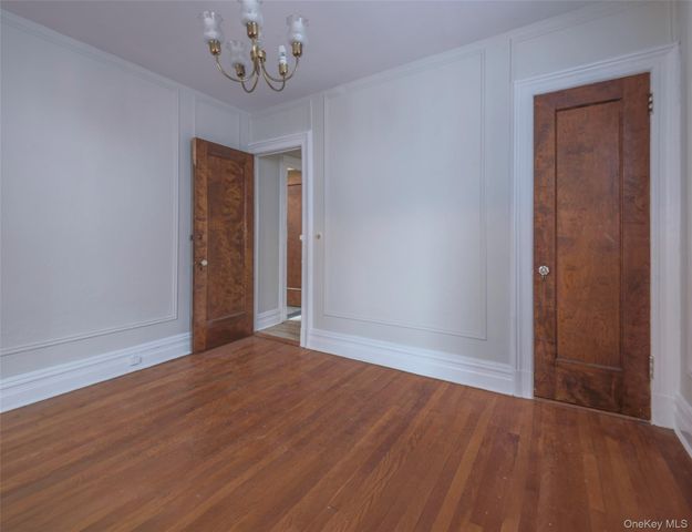 2807 Newtown Avenue 2nd Floor, Astoria, NY 11102